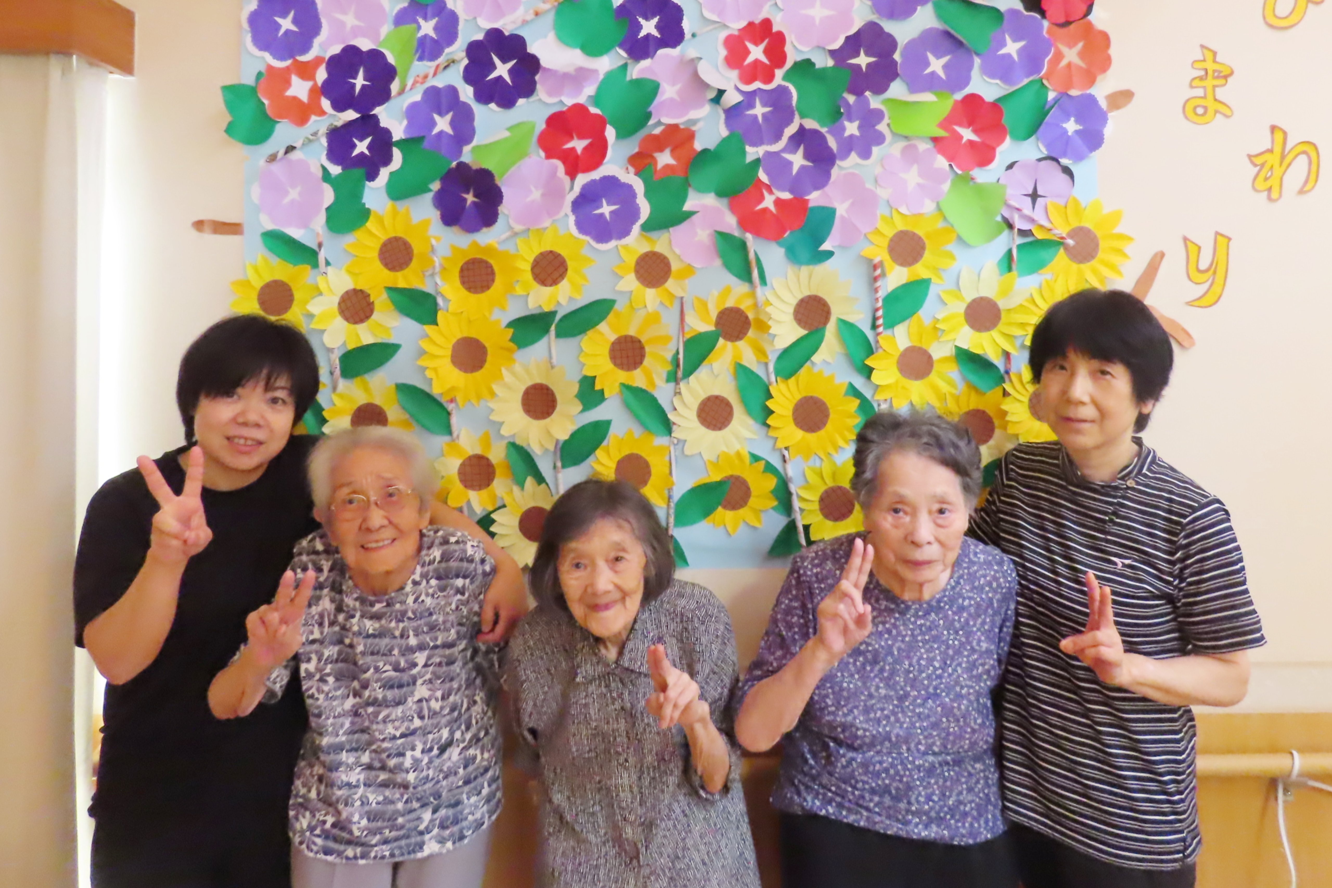 地域の行事に参加する温かな風景